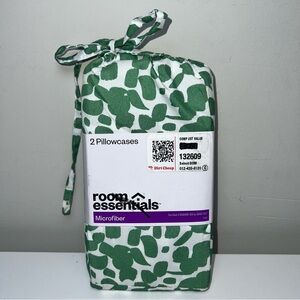 Room Essentials Green Pattern Microfiber Pillowcases - Set of 2